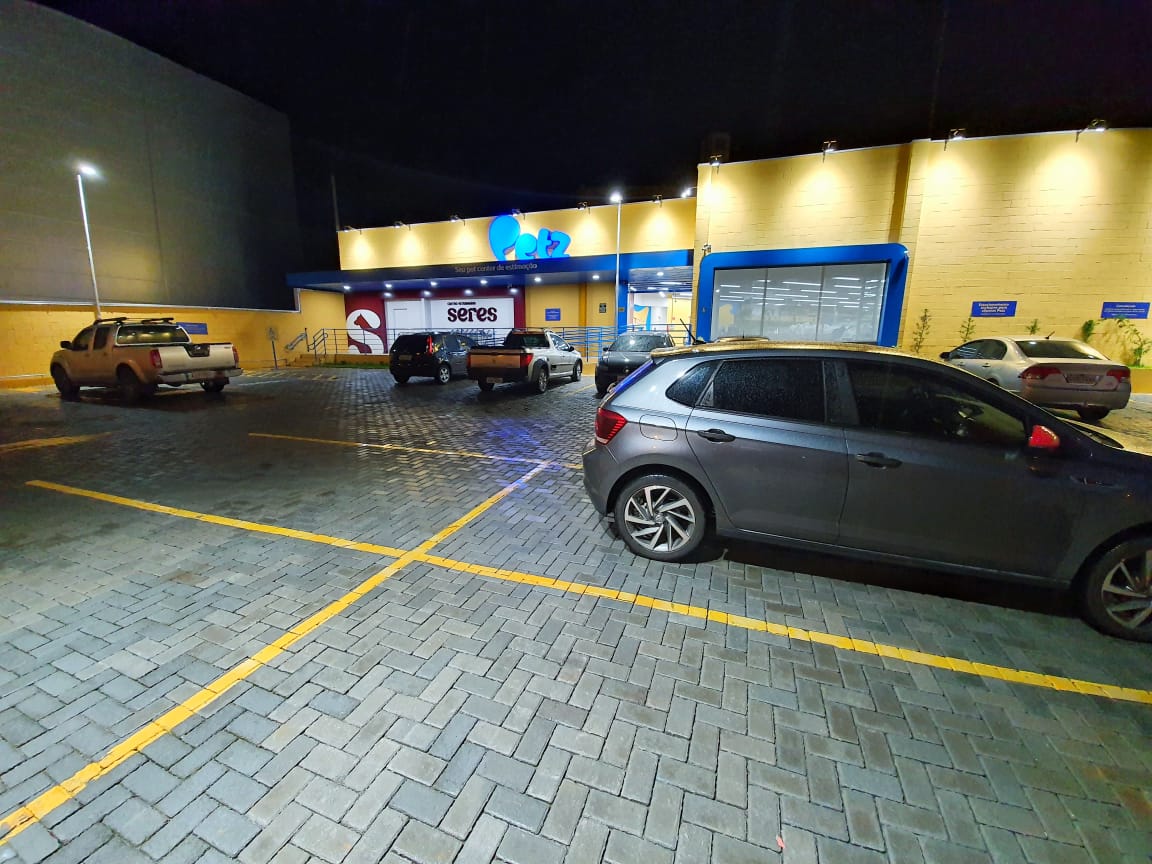 Instalação de piso permeável na Petshop Petz
