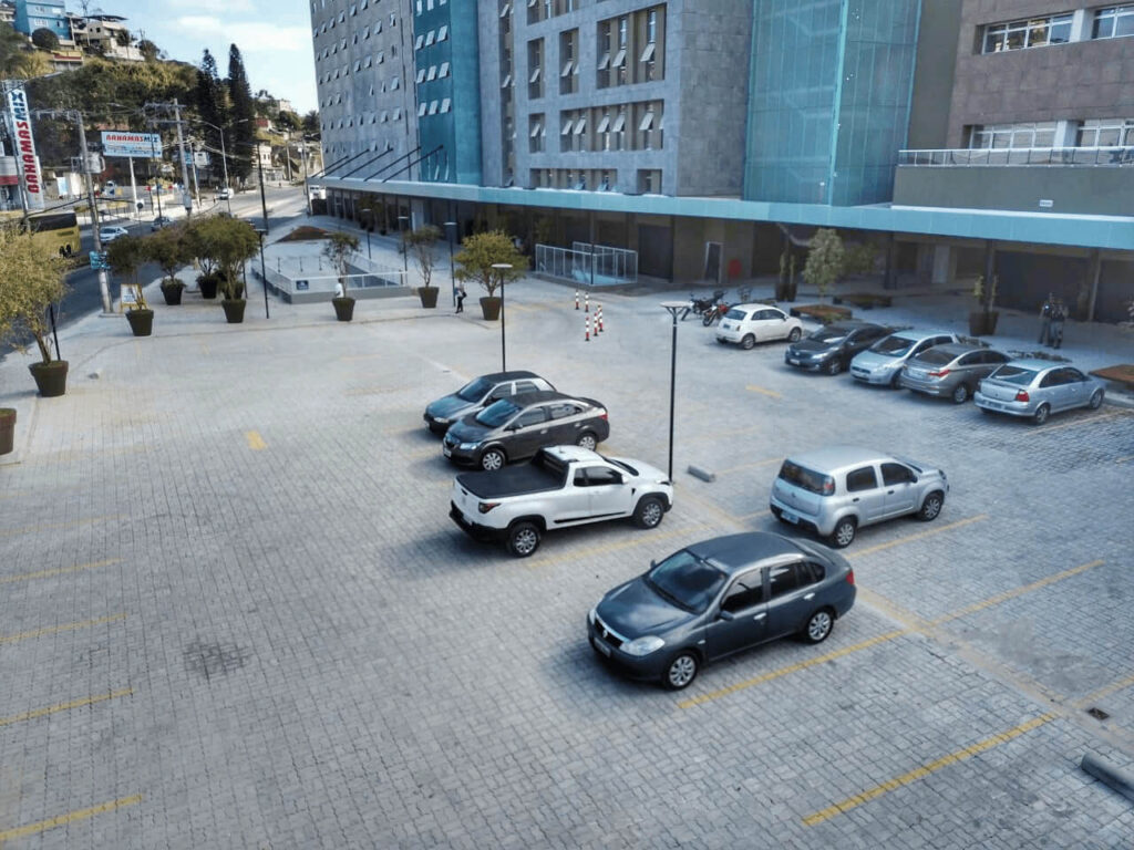Bloquete de concreto para estacionamento: conheça as vantagens de uso