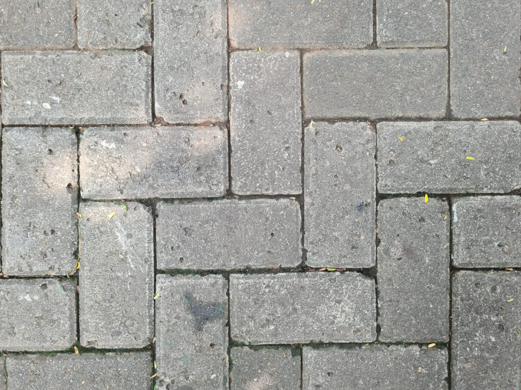 Piso de concreto para calçadas: modelos disponíveis e cuidados necessários
