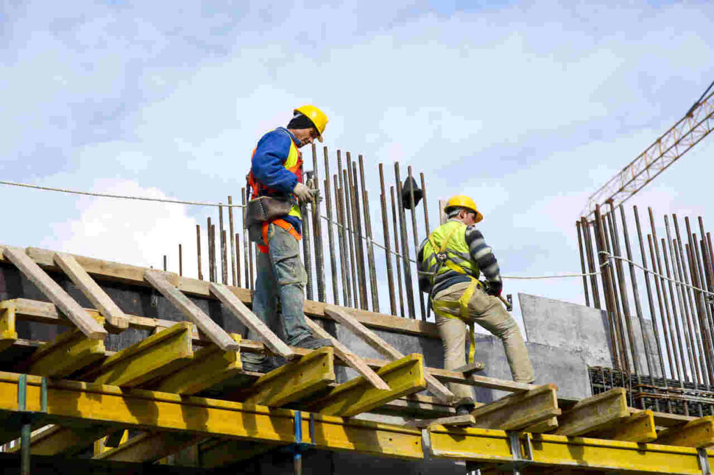 NR-18: tudo sobre a norma que organiza o ambiente de trabalho na Construção Civil